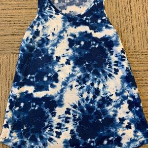 Atmosphere No Sleeve Top in Sky Print